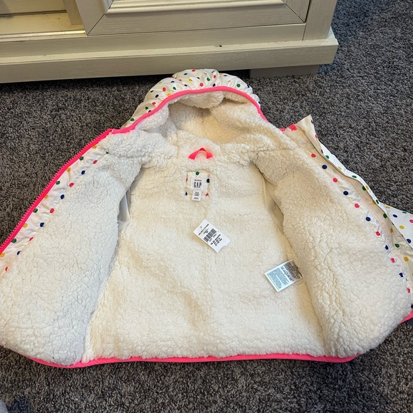 GAP Cream Sherpa Jacket with Colorful Accents - Picture 6 of 10